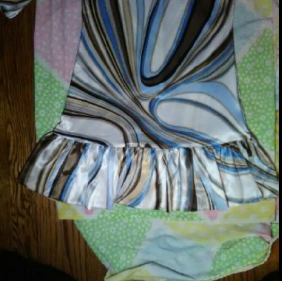 Dimples Satin Bell sleeve Tunic - Picture 5 of 8